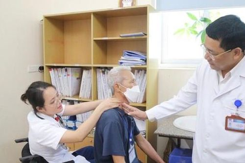 5 tháng sau tai nạn hy hữu, nữ bác sĩ nội trú Hoàng Minh Lý trở lại làm việc tại Bệnh viện K