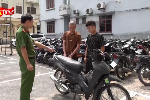 Giả vờ đi nhờ xe máy để cướp tài sản