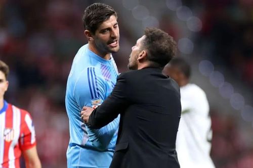 HLV Simeone trách Courtois