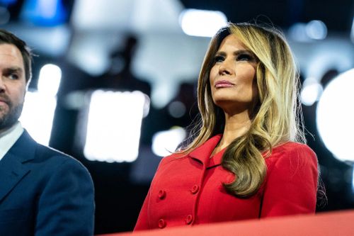 Bà Melania Trump gây tranh cãi