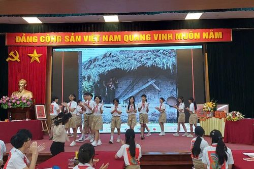 Một trải nghiệm về tranh dân gian Kim Hoàng tại trường học