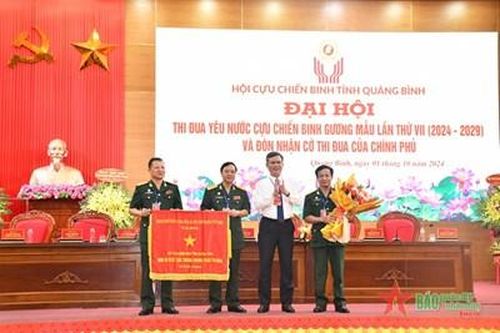 Hội Cựu chiến binh tỉnh Quảng Bình đón nhận Cờ thi đua của Chính phủ