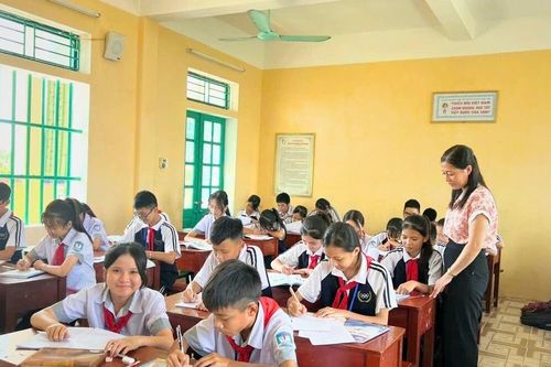 Cho học sinh THCS nghỉ thứ 7: Tránh chạy theo phong trào