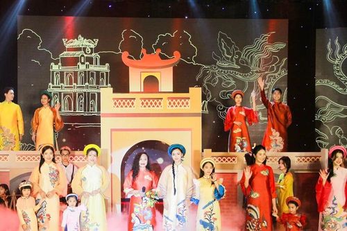 Hội diễn văn nghệ chào mừng 70 năm Ngày Giải phóng Thủ đô
