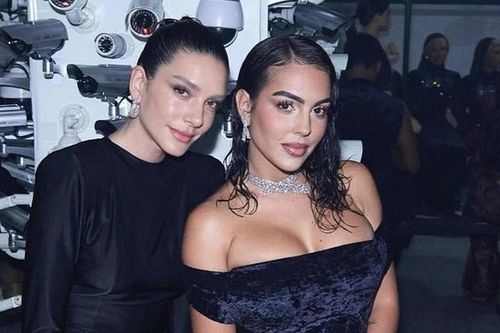 Hình ảnh bạn gái Ronaldo xuất hiện nổi bật tại Tuần lễ thời trang Paris