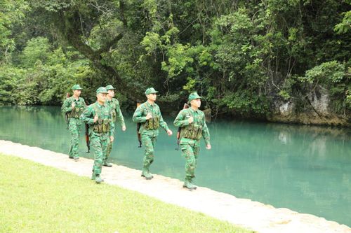 Quyết liệt ngăn chặn tình trạng buôn lậu nguyên liệu thuốc lá qua biên giới