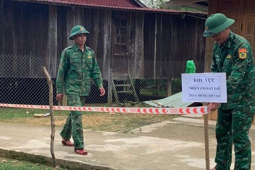 Đồn Biên phòng Ga Ry di dời 9 hộ dân ra khỏi khu vực nguy hiểm