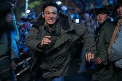 'Đố anh còng đươc tôi' soán ngôi doanh thu phòng vé của 'Cám'