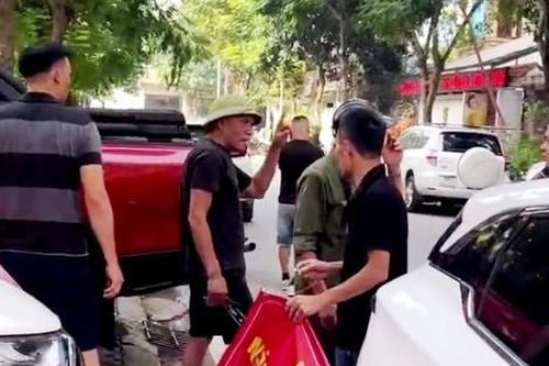 Chấm dứt trông xe tại vỉa hè tòa nhà xảy ra xô xát ở Linh Đàm