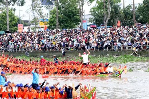 Phát huy bản sắc văn hóa các dân tộc thiểu số trên vùng đất Chín Rồng