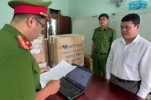 Khởi tố Chủ tịch xã cùng 'bộ sậu' vi phạm đấu thầu làm thất thoát hơn 1 tỷ đồng