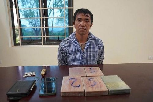 Vận chuyển trái phép 5 bánh heroin, 1 đối tượng bị bắt