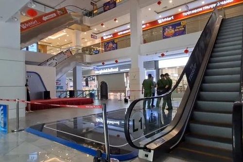 Cô gái nhảy từ tầng 5 trung tâm thương mại tử vong
