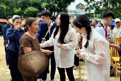 'Sếp tôi Mailisa' bất ngờ thông báo tin vui đến bà con vùng lũ ở Cao Bằng