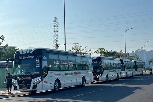 Khu đô thị mới Lê Hồng Phong II: Xe khách đậu tràn lan