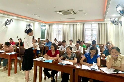Tập huấn nâng cao năng lực về cải thiện chăm sóc dinh dưỡng của bà mẹ và trẻ em năm 2024