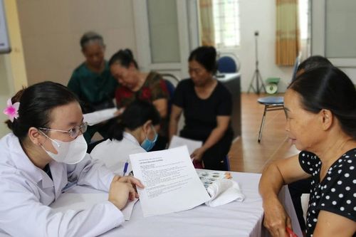 Chung tay chăm sóc sức khỏe người cao tuổi