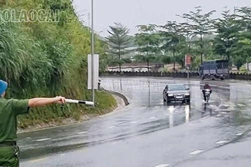 Nguy cơ sạt lở đồi Nhạc Sơn, phân luồng Quốc lộ 4D tránh nguy hiểm