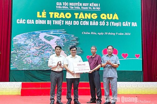 Hỗ trợ cho các gia đình tại Chiêm Hóa bị ảnh hưởng cơn bão số 3