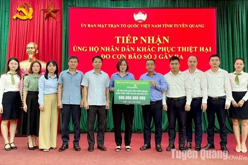 Vietcombank Tuyên Quang ủng hộ 500 triệu đồng khắc phục thiệt hại do cơn bão số 3