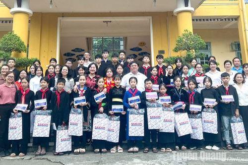 Báo Sài Gòn Giải Phóng hỗ trợ 240 triệu đồng khắc phục hậu quả mưa bão