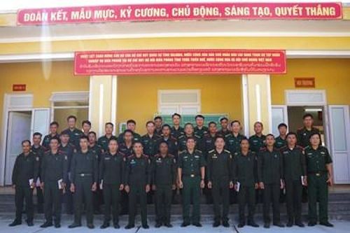 Tập huấn nghiệp vụ biên phòng cho cán bộ quân đội nhân dân Lào