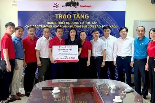 Quỹ Tâm Tài Việt trao 200 triệu đồng hỗ trợ 4 trường học tại Bắc Giang