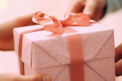 Lừa đảo thông qua hình thức tặng quà 20.10