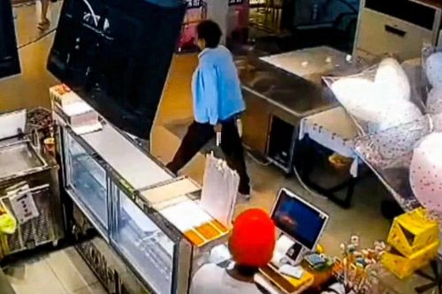 Đâm dao trong siêu thị ở Trung Quốc, 18 người thương vong