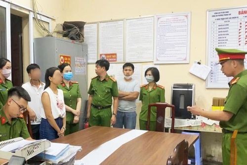 Khởi tố đối tượng chống người thi hành công vụ