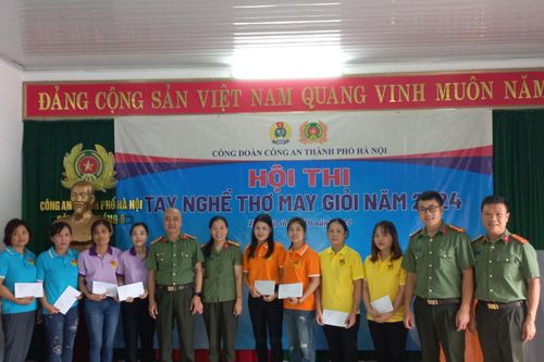Sôi nổi 'Hội thi tay nghề thợ may giỏi đoàn viên công đoàn'