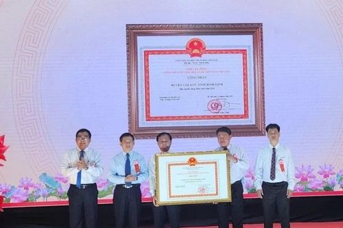 Chung tay, góp sức xây dựng nông thôn mới