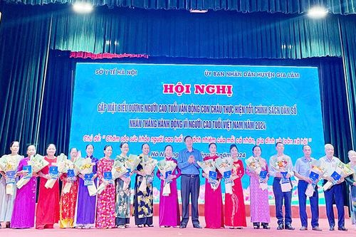 Để người cao tuổi được thụ hưởng dịch vụ chăm sóc sức khỏe chất lượng cao