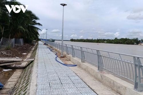 Bến Tre hoàn thành dự án bờ kè chống sạt lở ven sông Giao Hòa
