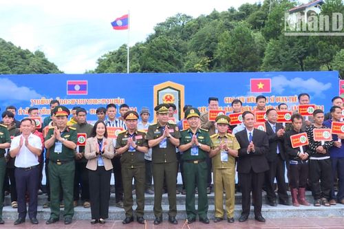 Giao lưu sĩ quan trẻ lực lượng bảo vệ biên giới Việt Nam-Lào