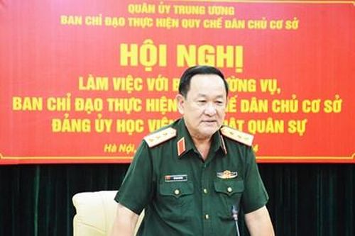 Thượng tướng Võ Minh Lương kiểm tra kết quả thực hiện Quy chế dân chủ cơ sở Đảng ủy Học viện Kỹ thuật Quân sự