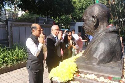 Kỷ niệm 155 năm Ngày sinh của Mahatma Gandhi tại Hà Nội
