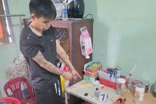 Bắt kẻ trữ lẫn người giao