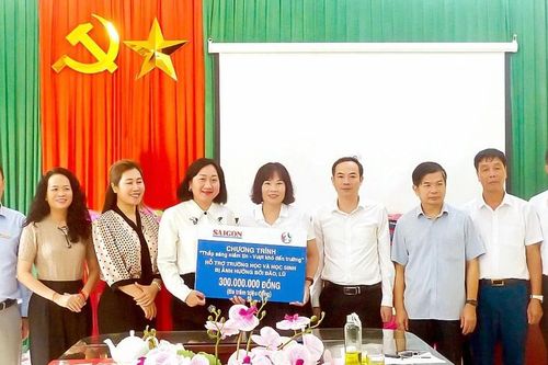 Để ước mơ đến trường không dang dở...