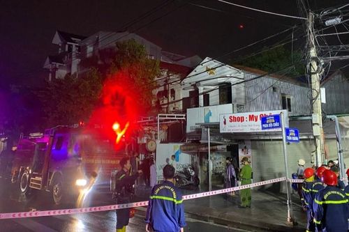Cháy cơ sở kinh doanh trầm hương ở Huế
