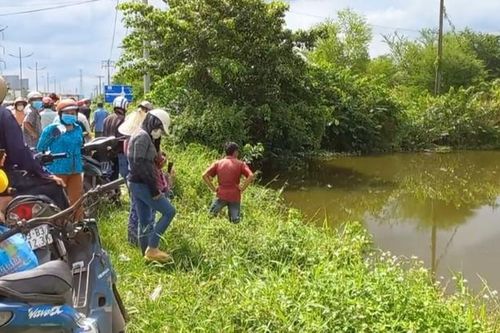 Xác cháu bé 7 tháng tuổi trong balo tố dã tâm tên sát nhân
