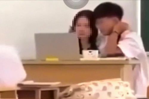 Hà Nội đình chỉ giáo viên để xảy ra hành vi không chuẩn mực
