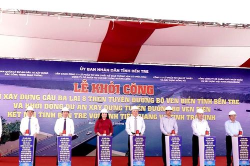 Phó Thủ tướng thường trực Nguyễn Hòa Bình dự Lễ khởi công cầu Ba Lai 8 tại Bến Tre