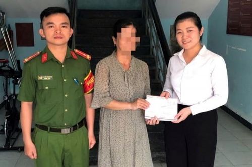 Vận động người phụ nữ trả lại 300 triệu đồng chuyển nhầm