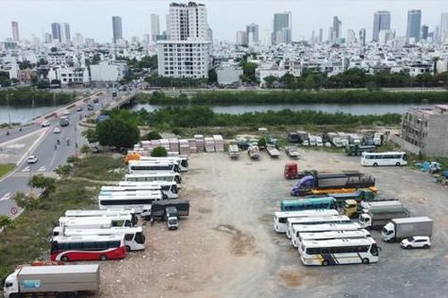 Nha Trang 'loạn' bãi trông giữ xe tự phát