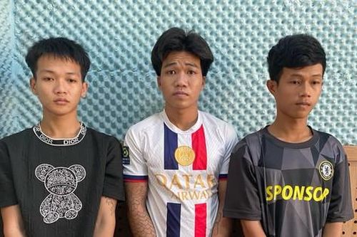 Nam thanh niên bị bạn bắt giữ, đánh đập vì mượn xe rồi mang đi bán