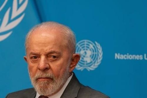 Máy bay của Tổng thống Brazil Lula da Silva gặp sự cố, phải bay vòng để 'đốt' nhiên liệu