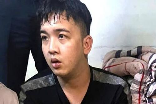 Bắt kẻ buôn bán ma túy luôn thủ súng để phòng thân