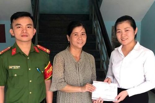 Vận động trả lại 300 triệu đồng cho người chuyển khoản nhầm