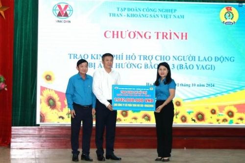 TKV trao hơn 1 tỷ đồng hỗ trợ người lao động Than Núi béo bị ảnh hưởng bởi bão số 3